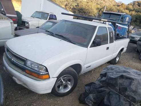 2000 Chevy S10 LS 2dr extended cab sb for sale in Lebec, CA