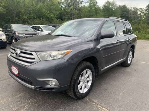 2013 Toyota Highlander WE FINANCE ANYONE!!!! - cars & trucks - by... for sale in Topsham, ME