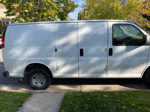 2009 Chevrolet express 2500 for sale in Minneapolis, MN