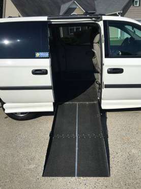 2005 Dodge caravan with handicap ramp for sale in dallas, GA