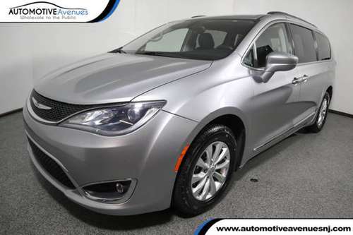 2017 Chrysler Pacifica, Billet Silver Metallic Clearcoat for sale in Wall, NJ
