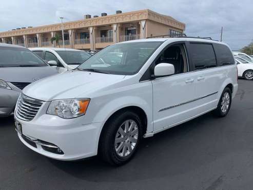 *ATTENTION FAMILY!* 2016 CHRYSLER TOWN & COUNTRY - cars & trucks -... for sale in Kihei, HI