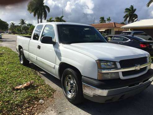 2006 Chevy Silverado four-door extra cab only 92,000 miles new tires for sale in Pompano Beach, FL