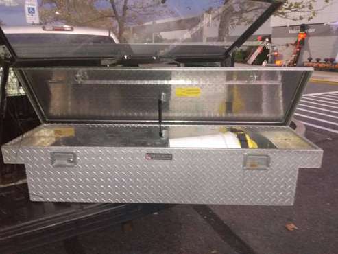 Ford Ranger aluminum cap and diamond plate aluminum toolbox for sale in Manahawkin, NJ