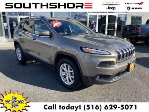2018 Jeep Cherokee Latitude Plus SUV - cars & trucks - by dealer -... for sale in Inwood, NY