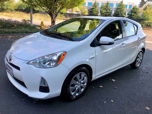 2013 Toyota Prius C 3, LEATHER Seats, 50+ MPG, - cars & trucks - by... for sale in Lake Oswego, OR