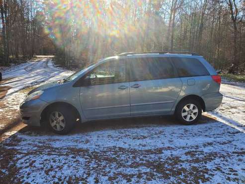 Toyota Mini Van - cars & trucks - by owner - vehicle automotive sale for sale in Woodruff, WI
