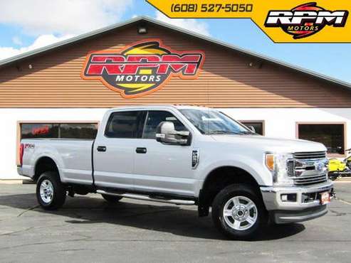 2017 Ford F-250 Super Duty Crew Cab 4x4 - Low Miles! - cars & trucks... for sale in New Glarus, WI
