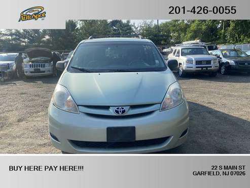 2008 Toyota Sienna LE Minivan 4D EZ-FINANCING! - cars & trucks - by... for sale in Garfield, NY