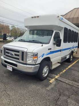 2009 Ford E-350 Heavy Duty Shuttle Bus for sale in Cleveland, OH