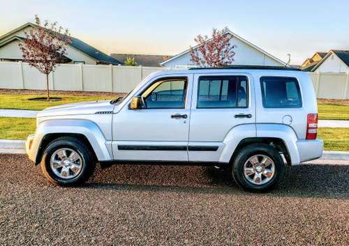 2011 JEEP LIBERTY SPORT - 85K MILES -CLEAN - cars & trucks - by... for sale in Nampa, ID