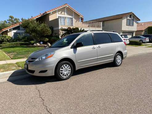 2006 TOYOTA SIENNA CLEAN TITLE for sale in Cerritos, CA