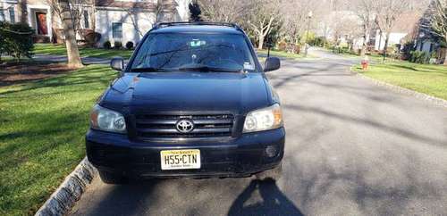 2004 Toyota Highlander - cars & trucks - by owner - vehicle... for sale in Princeton, NJ