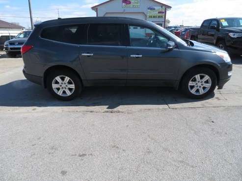 2011 Chevrolet Traverse AWD 4dr LT w/2LT 170, 000 miles 5, 900 - cars for sale in Waterloo, IA