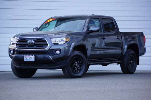 2019 Toyota Tacoma SR5 4x4 11k miles NAV like new pickup double cab for sale in Des Moines, WA