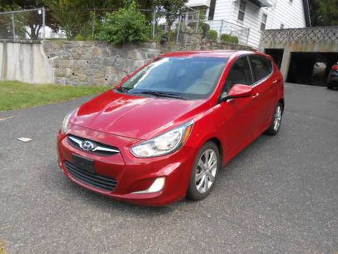 2012 Hyundai Accent SE 4 Door Hatchback Automatic 4Cyl 1.6L 35MPG... for sale in Seymour, CT