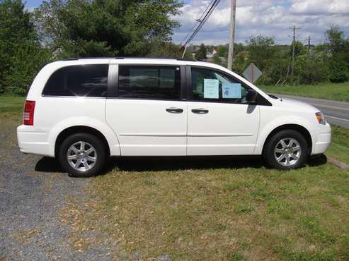 2008 Chrysler Town & Country LX for sale in Stephens City, VA