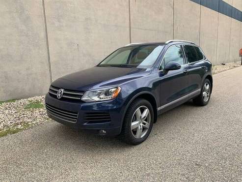 2012 Volswagen Touareg LUX -- DESIRABLE DIESEL!! ONE Owner !!4 Wheel D for sale in Madison, WI