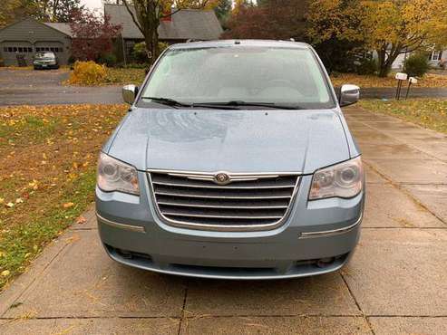 Chrysler Town and Country 2008 for sale in Enfield, CT 06082, CT