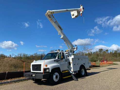 09 CHEVY C8500 UTILITY BODY 47FT BUCKET TRUCK WITH CABLE... for sale in New Egypt, NJ