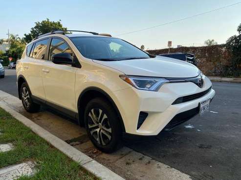 Toyota RAV4 2018 - cars & trucks - by owner - vehicle automotive sale for sale in Los Angeles, CA
