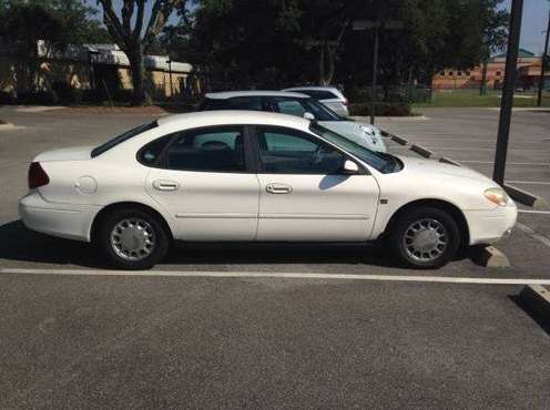2000 Ford Taurus; Very clean - cars & trucks - by owner - vehicle... for sale in Navarre, FL