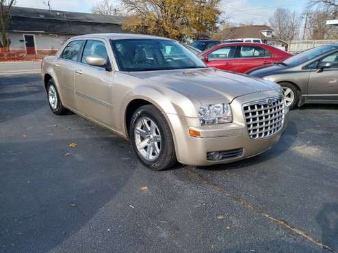Chrysler 300 - cars & trucks - by owner - vehicle automotive sale for sale in Joliet, IL