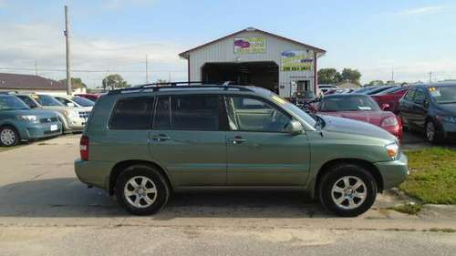 toyota highlander awd 161,000 miles $4250 **Call Us Today For... for sale in Waterloo, IA