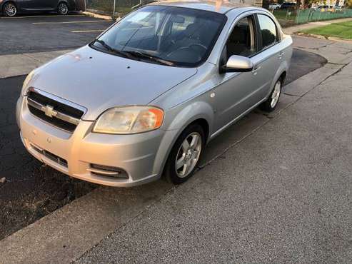 2008 CHEVROLET AVEO LOW MILES 70k LOOKS AND DRIVES LIKE NEW for sale in Chicago, IL