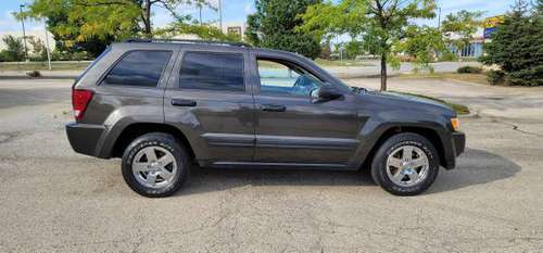 2006 Jeep Grand Cherokee Laredo 4x4 - cars & trucks - by owner -... for sale in Lemont, IL