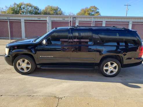 2007 chevy suburban - cars & trucks - by owner - vehicle automotive... for sale in Clinton, MS