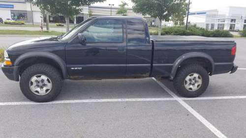 MAKE OFFER! 2002 Chevy S10 ZR2 HighRider 4x4 3-DOOR! needs Trans... for sale in Buffalo, NY