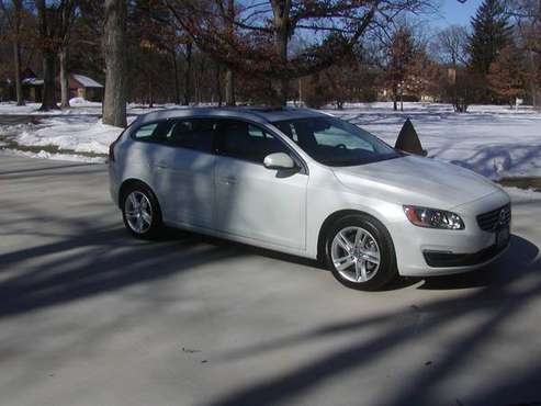 2015 Volvo V60 - cars & trucks - by owner - vehicle automotive sale for sale in Brimfield, IL