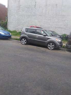 REDUCED 4500 2010 KIA SOUL WITH 134K MILES WAS 5000 - cars & for sale in Elkins Park, PA