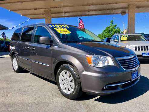 ** 2016 CHRYSLER TOWN AND COUNTRY ** PRICE DROP for sale in Anderson, CA
