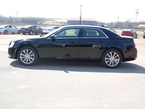 2018 CHRYSLER 300 AWD 19903 MILES - - by dealer for sale in spencer, WI