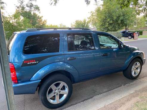 Low mile 2005 Dodge Durango Hemi Sport with 3rd row 2wd - cars & for sale in Tempe, AZ
