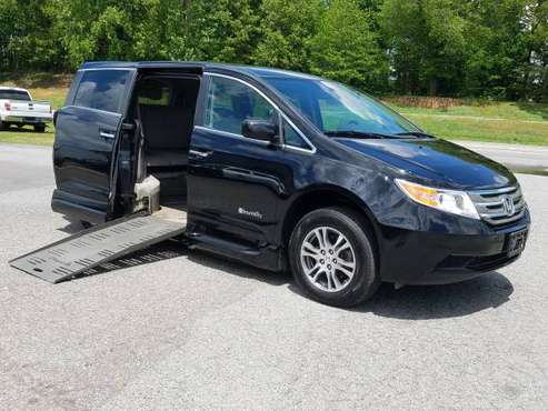 WHEELCHAIR ACCESSIBLE SIDE ENTRY HONDA Van! BACK UP CAM - cars & for sale in Shelby, NC