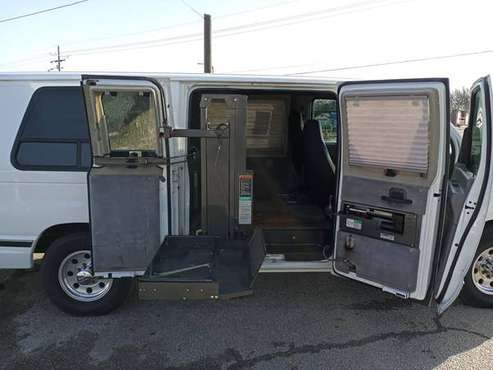 1997 FORD ECONOLINE E-250 WHEEL CHAIR LIFT - - by for sale in Tulsa, OK