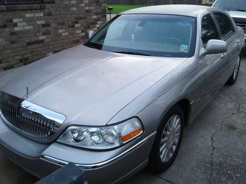 2003 Lincoln Town Car for sale in Baton Rouge , LA