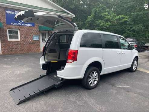 2018 Dodge Grand Caravan SXT handicap wheelchair van - cars for sale in dallas, GA