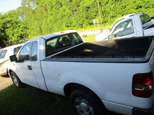 #100 2006 FORD F-150 STX ONE OWNER #100 - cars & trucks - by dealer... for sale in Charleston, SC