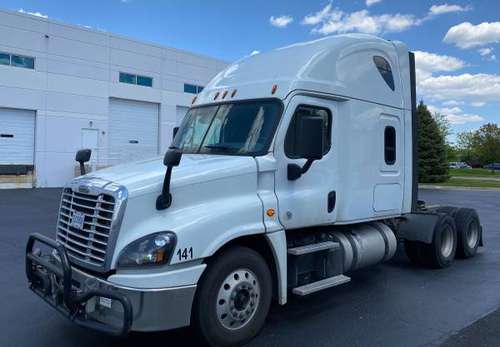 2018 Freightliner Cascadia Semi Truck Sleeper 384, 000 - cars & for sale in Bolingbrook, IL