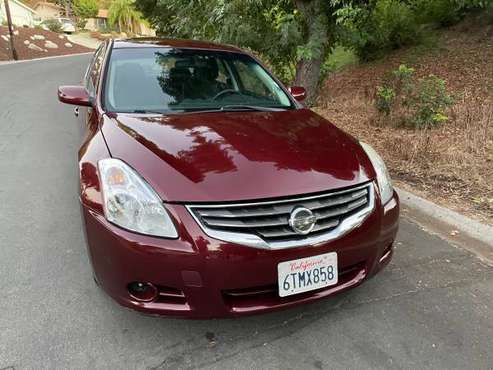 2010 Nissan Altima Se - cars & trucks - by dealer - vehicle... for sale in San Diego, CA