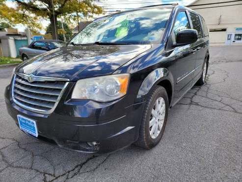 2008 Chrysler Town and Country signature series loaded double dvd -... for sale in Lyons, NY