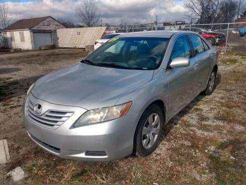 2009 Toyota Camry Le - cars & trucks - by dealer - vehicle... for sale in Columbus, OH