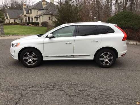 2015.5 Volvo XC60 T6 V6 AWD 24000 miles - cars & trucks - by owner -... for sale in Liberty Corner, NJ