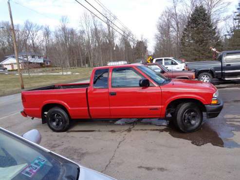 2000 Chevrolet Chevy S-10 Base 2dr Extended Cab SB CASH DEALS ON ALL for sale in Lake Ariel, PA
