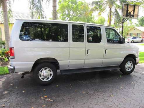 USE FORD E350 XLT 2013 - cars & trucks - by owner - vehicle... for sale in Coral Springs, FL