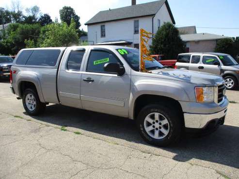 2009 Gmc Sierra 1500 Ext. Cab SLE (4WD) Low Miles! for sale in Dubuque, IA